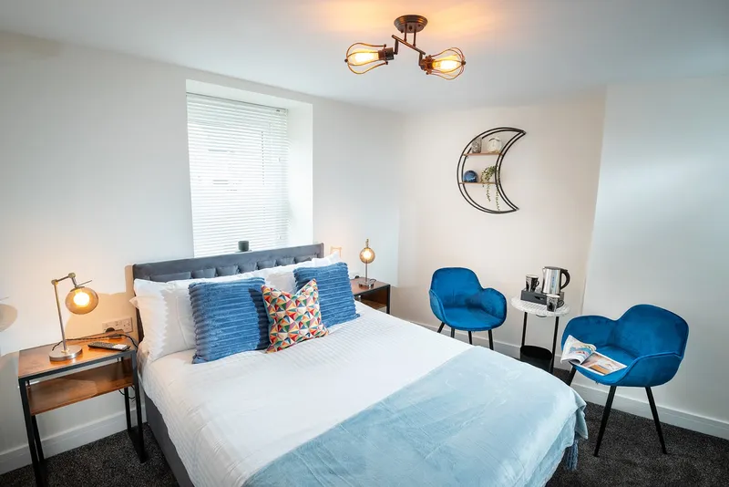 Hensingham suite bedroom